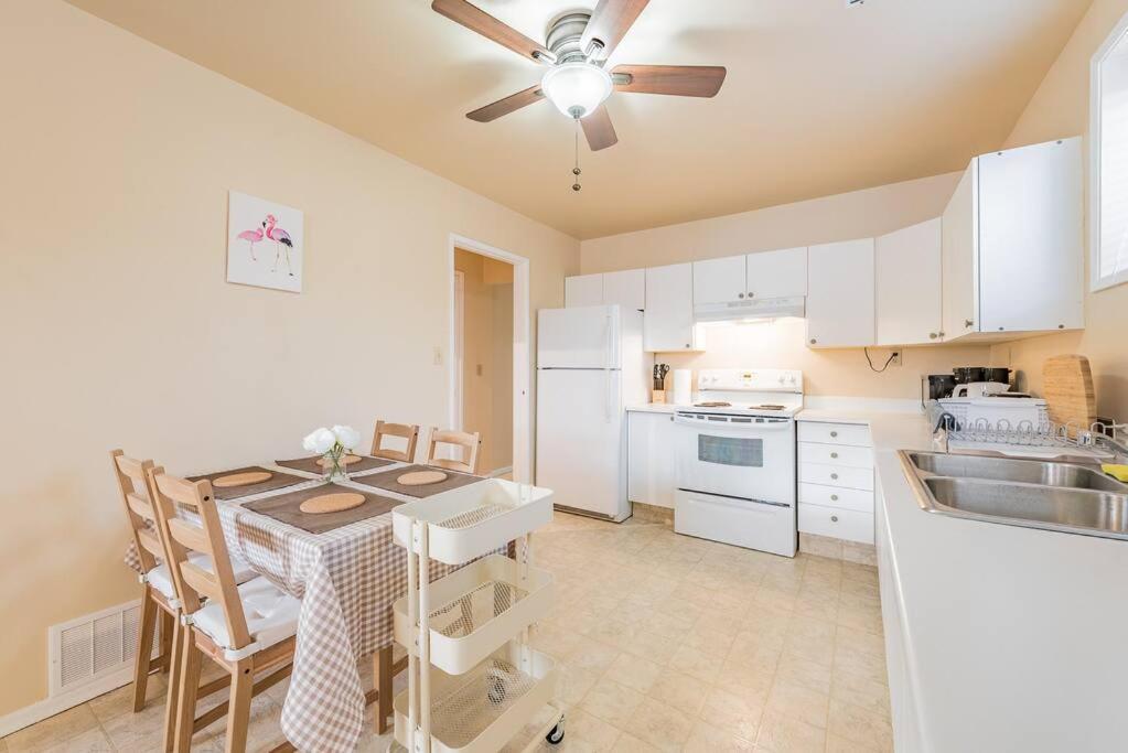 Mt Pleasant Nw 2 Bedrooms 500 Calgary Ngoại thất bức ảnh