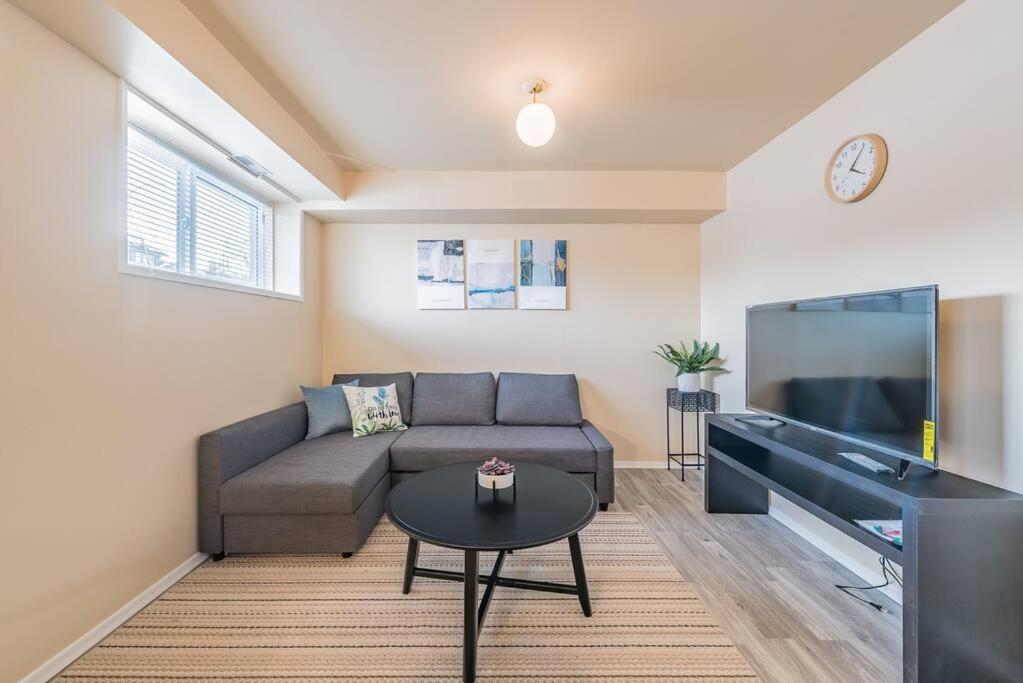 Mt Pleasant Nw 2 Bedrooms 500 Calgary Ngoại thất bức ảnh