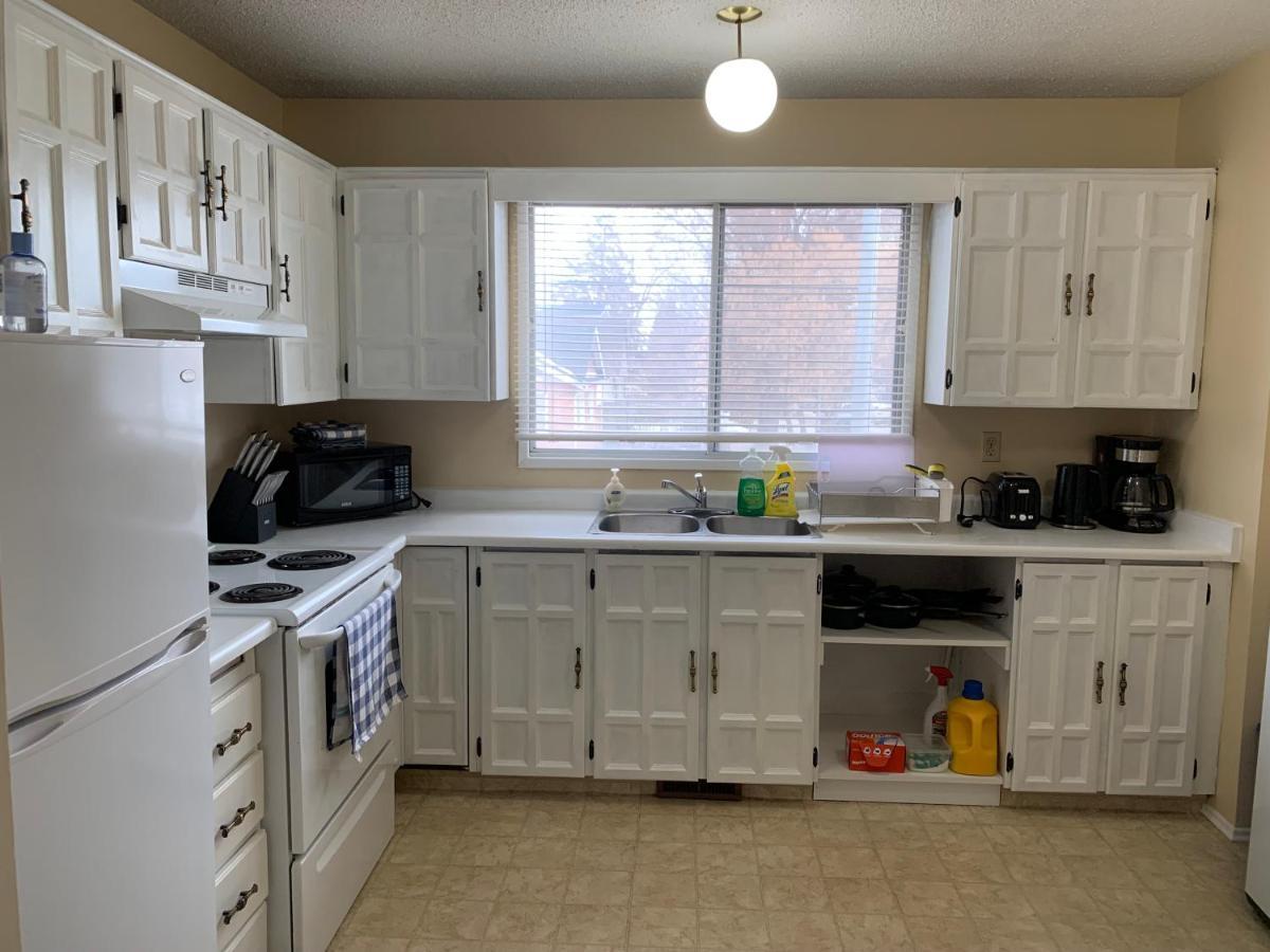 Mt Pleasant Nw 2 Bedrooms 500 Calgary Ngoại thất bức ảnh
